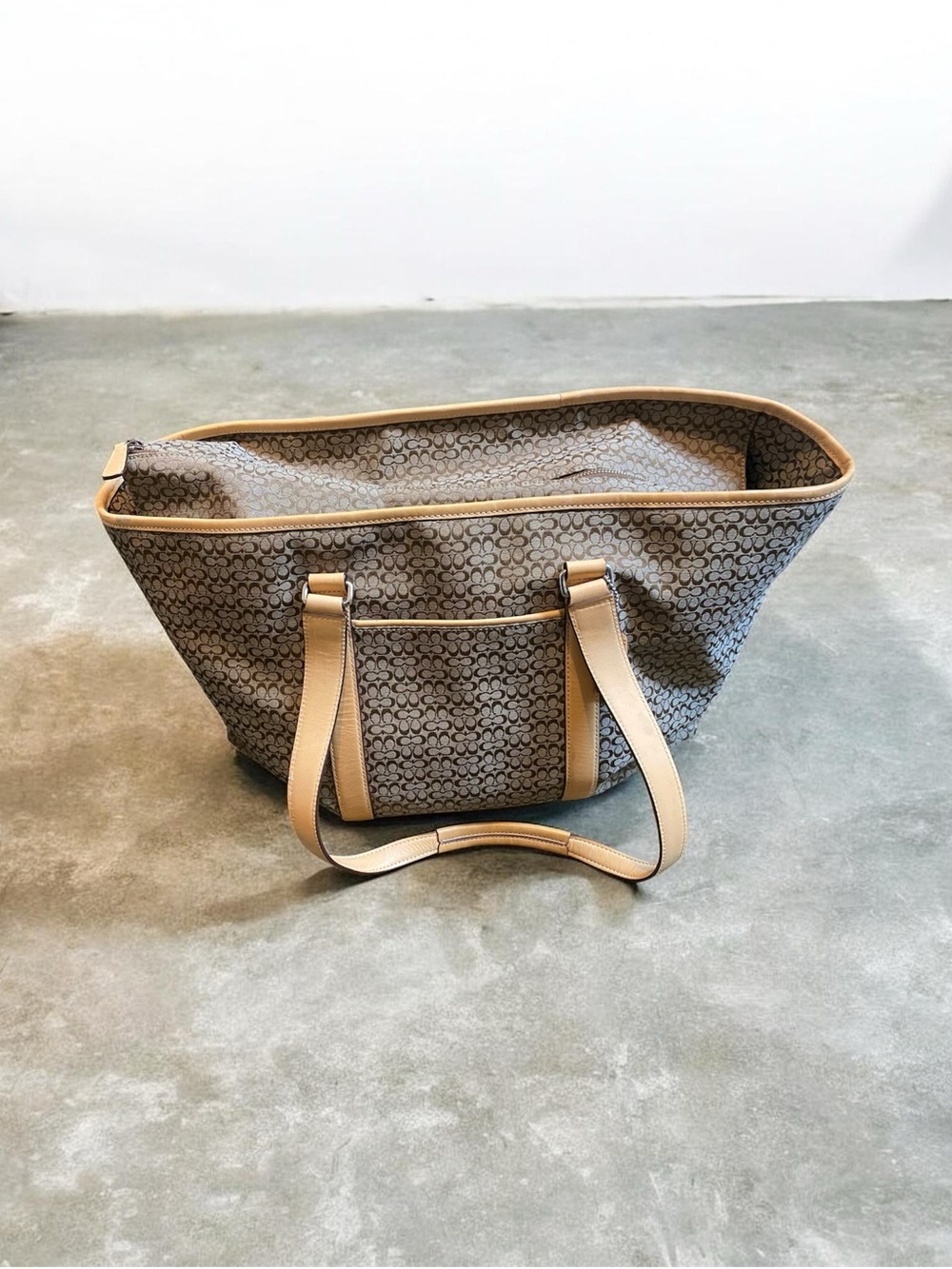 Classic Neutral Pattern Tote Bag - Beige
